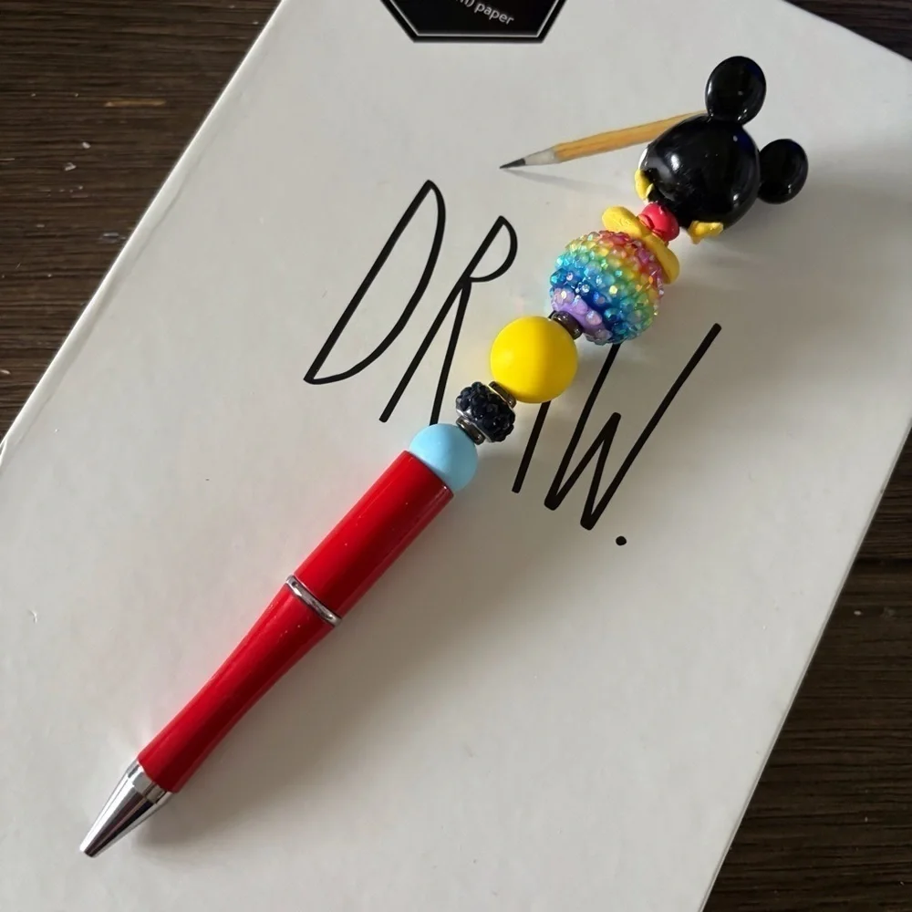 Disney Doorables: Mickey Mouse & Friends: Mickey Mouse handmade beaded pen